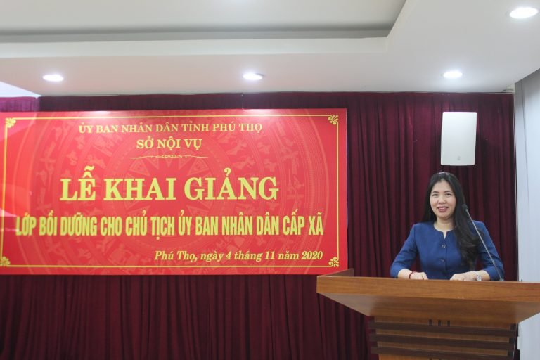 TS. Dương Thị Thu, Viện trưởng Viện Lãnh đạo Chiến lược phát biểu tại Lễ khai giảng