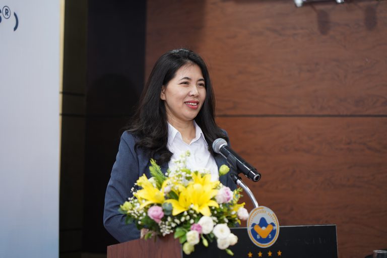  TS. Dương Thị Thu, Viện trưởng Viện Nghiên cứu Phát triển Lãnh đạo Chiến lược phát biểu khai mạc khóa học